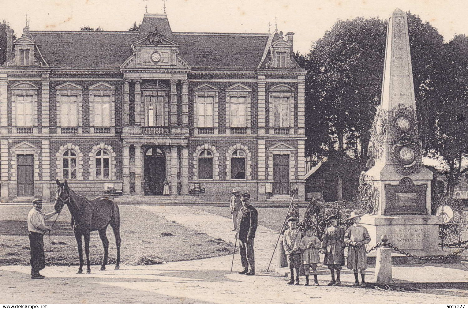 CPA - 27 - BOURTHEROULDE - Mairie Et Monument - 1451 - Bourgtheroulde