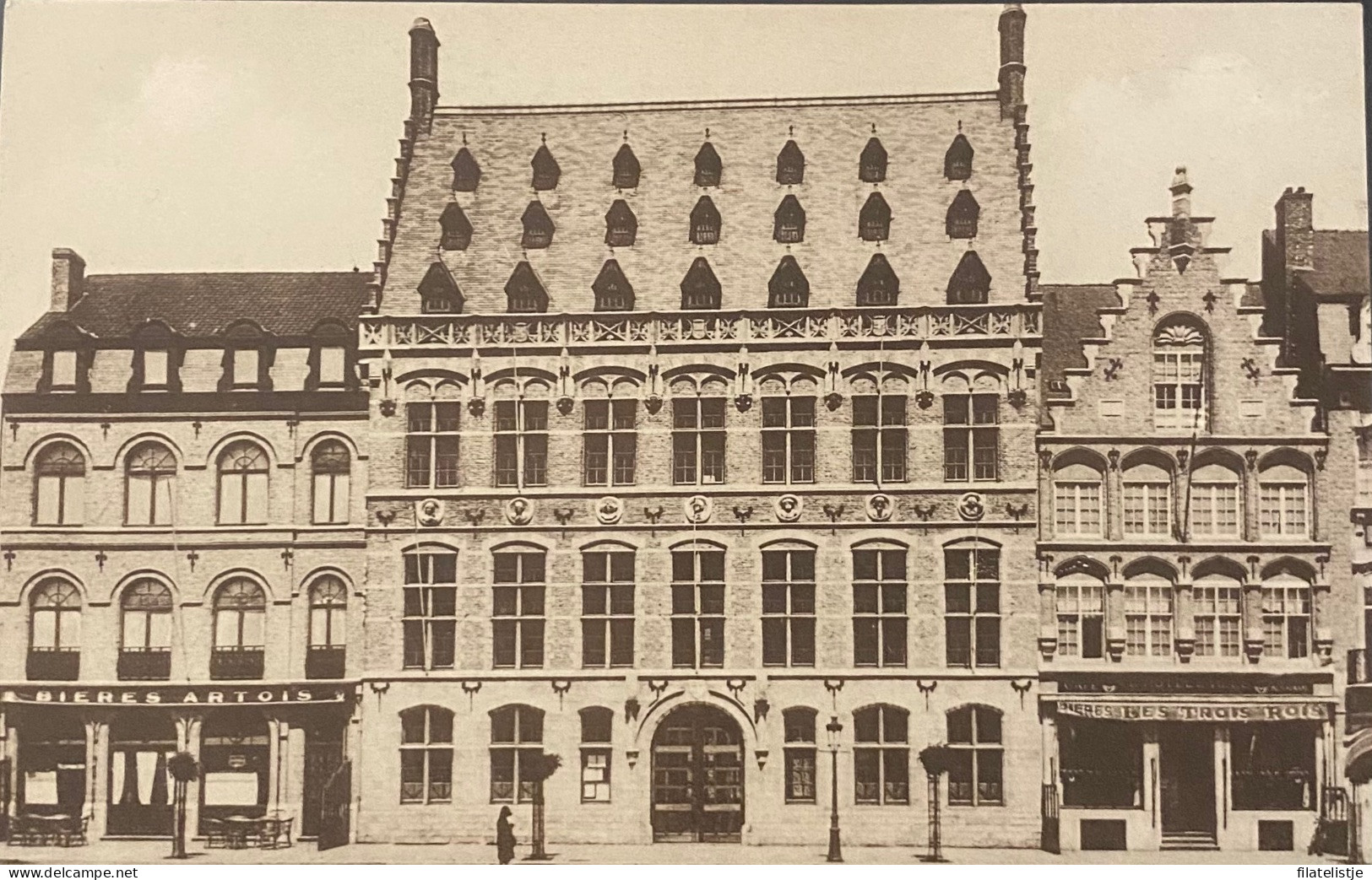 Ieper  Oud Kasteelhuis Stadhuis - Ieper