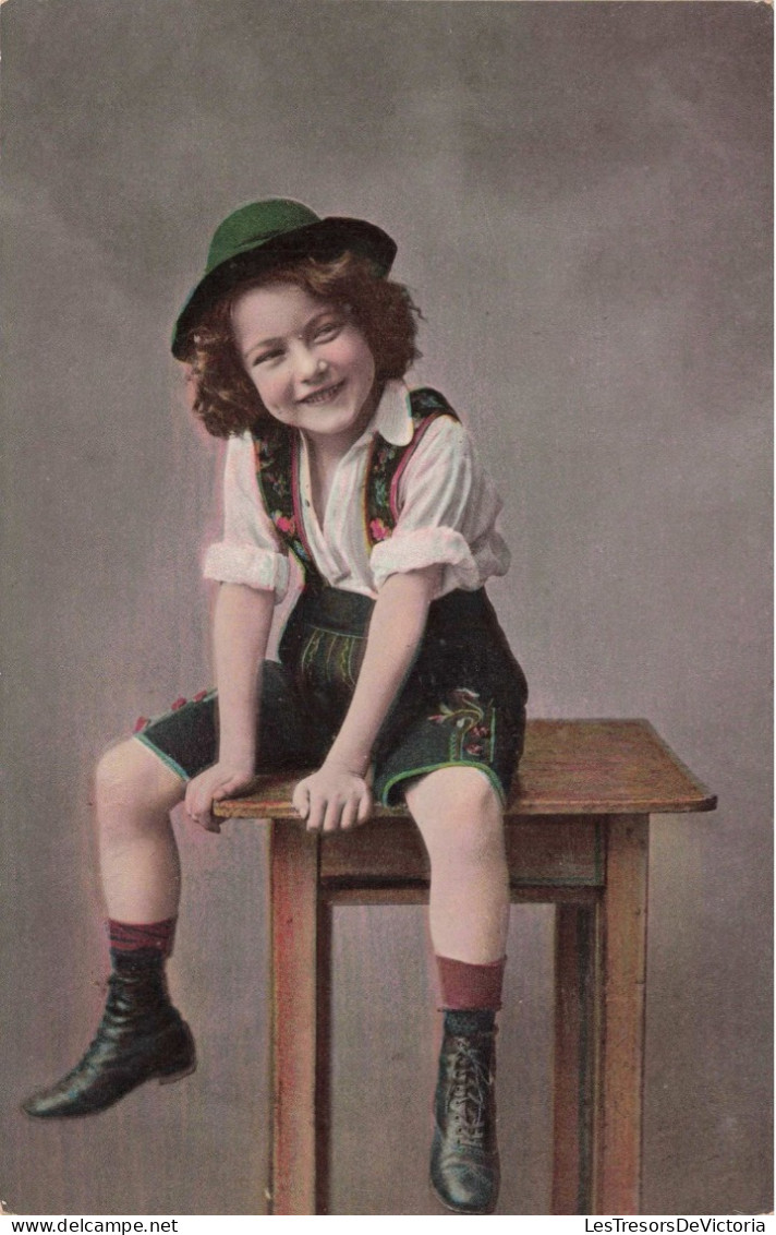 PHOTOGRAPHIE - Petit Garçon - Portrait - Colorisé - Carte Postale Ancienne - Photographs