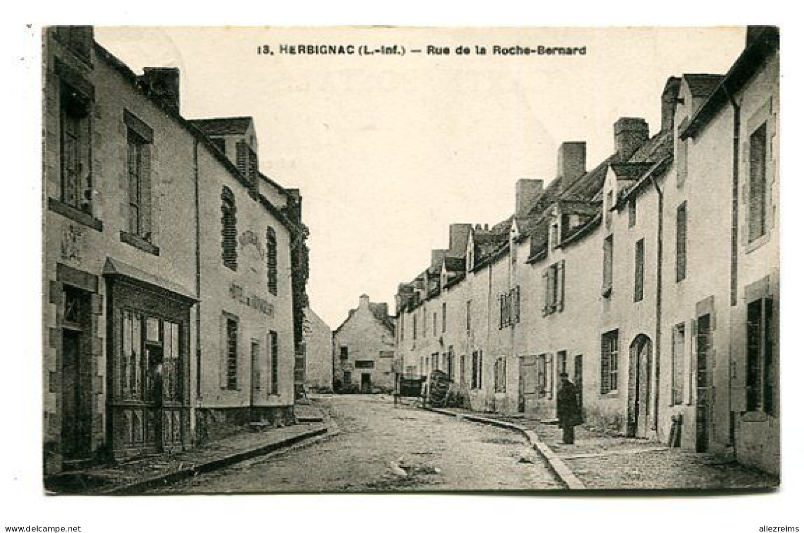 CPA  44 : HERBIGNAC   Rue Avec Hôtel    A    VOIR  !!!! - Herbignac