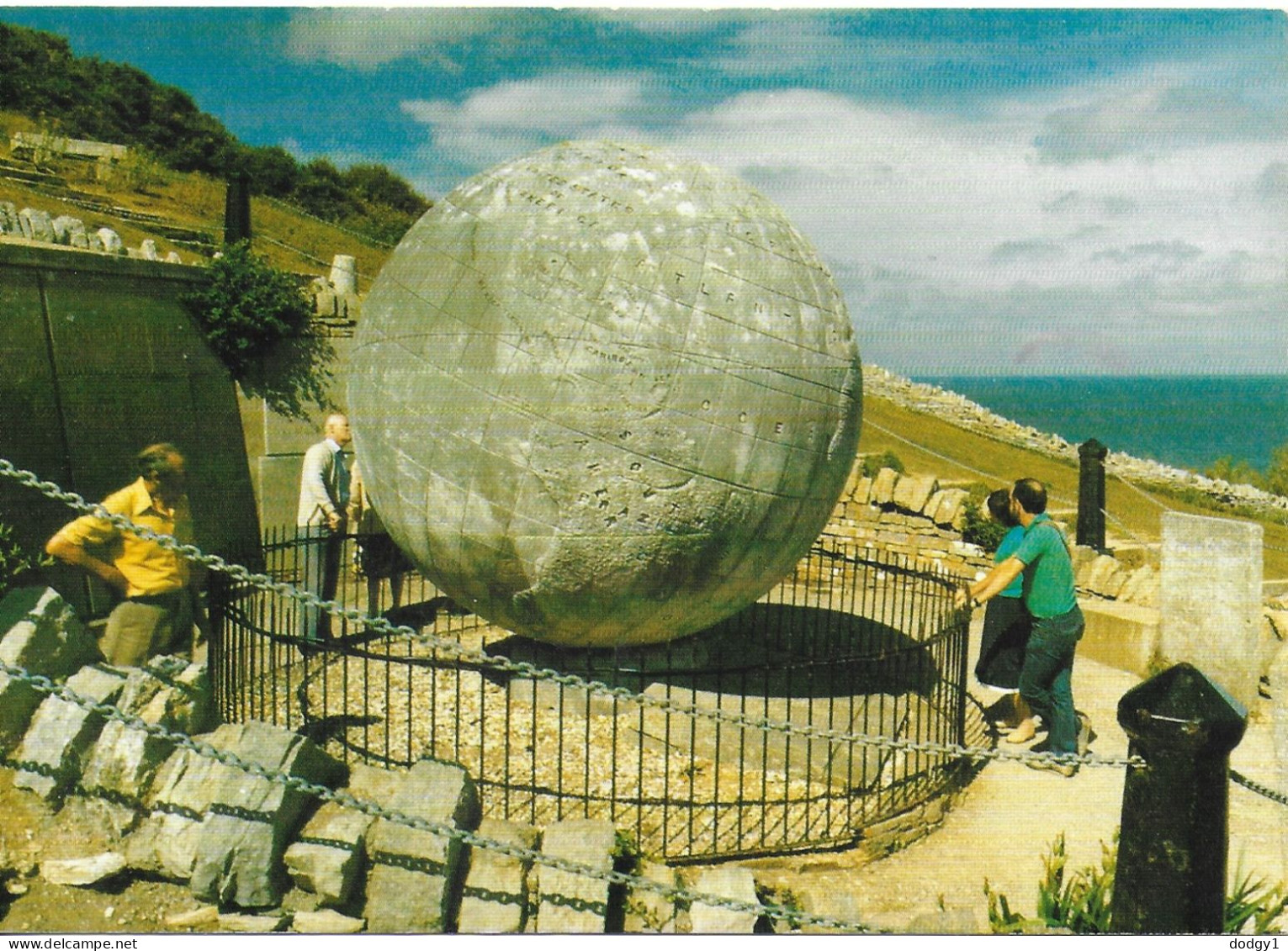 THE GREAT GLOBE, SWANAGE, DORSET, ENGLAND. UNUSED POSTCARD   Zf4 - Swanage