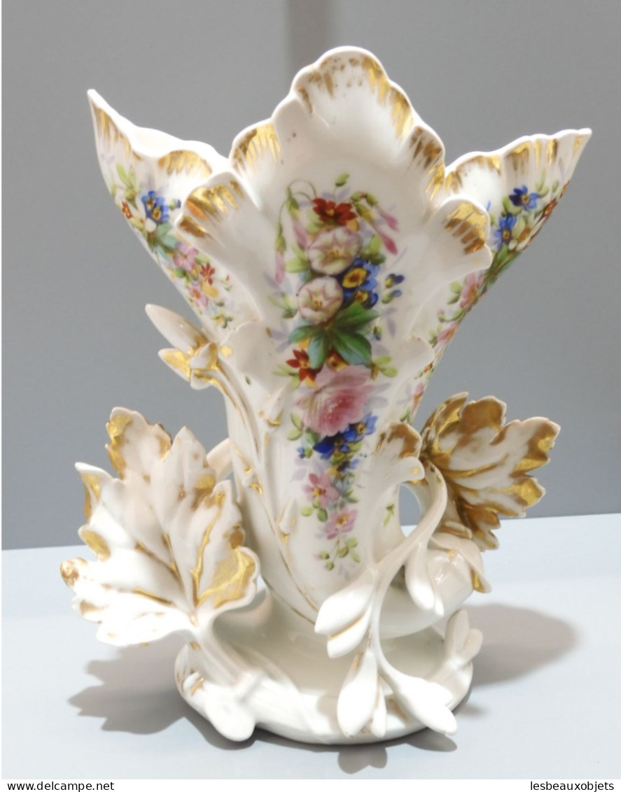 -SUPERBE GRAND VASE de MARIEE PORCELAINE de PARIS XIXe décor fleurs peintes   E