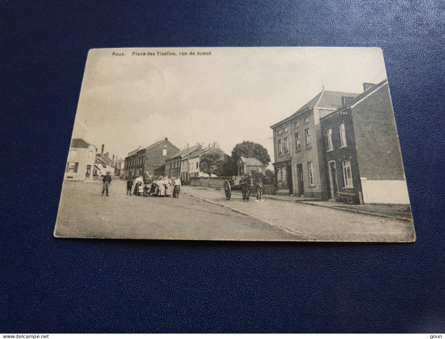 Cpa  Courcelles Roux Place Des Tiselies Rue De Jumet - Courcelles