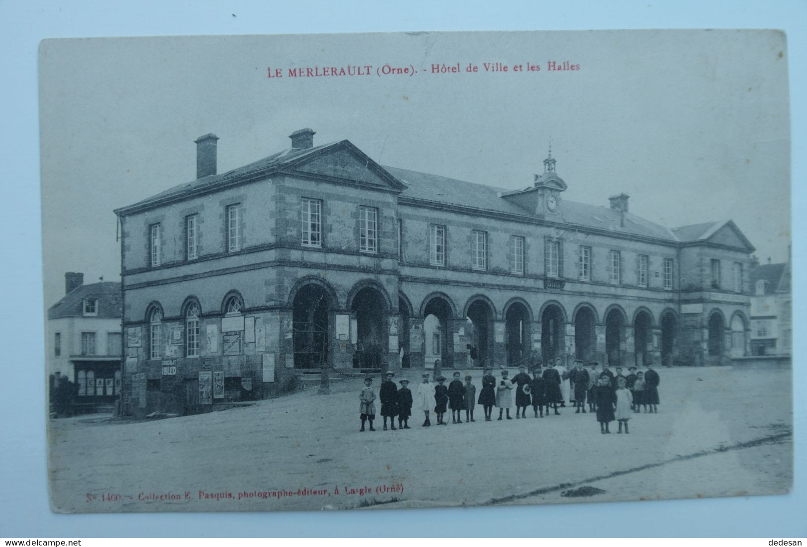 Cpa Le Merlerault Oise Hôtel De Ville Et Les Halles - NOU25 - Le Merlerault