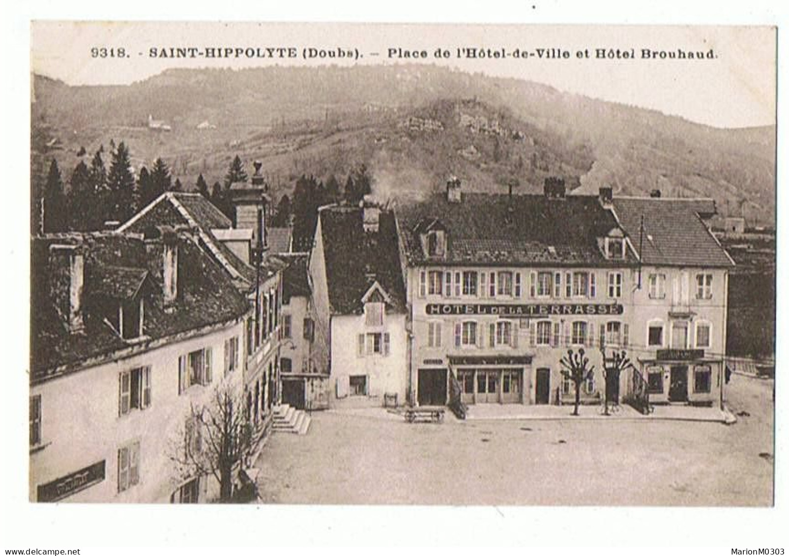 25  - SAINT HIPPOLYTE - Place De L'Hotel De Ville Et Hotel Brouhaud  - 873 - Saint Hippolyte