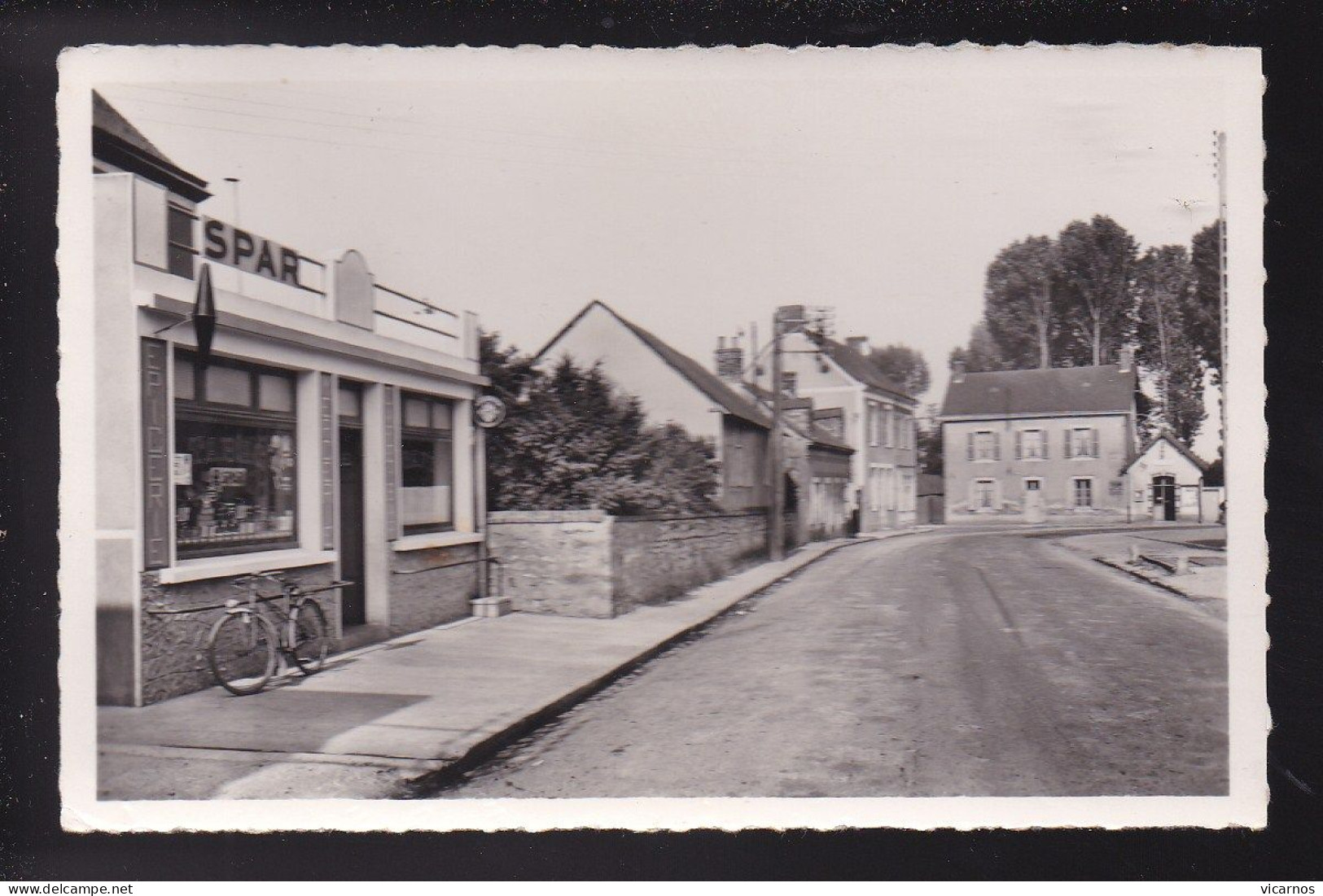 CP 72 ALLONNES Centre Du Bourg - Allonnes