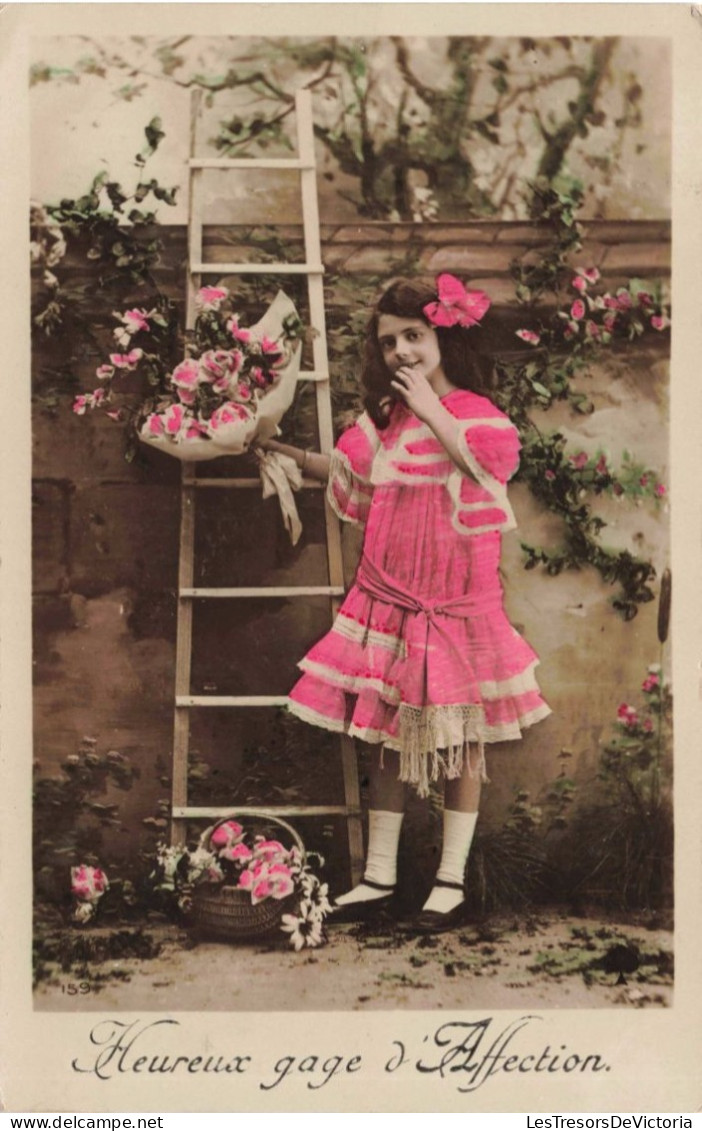 ENFANTS - Heureux Gage D'affection - Colorisé - Carte Postale Ancienne - Portraits