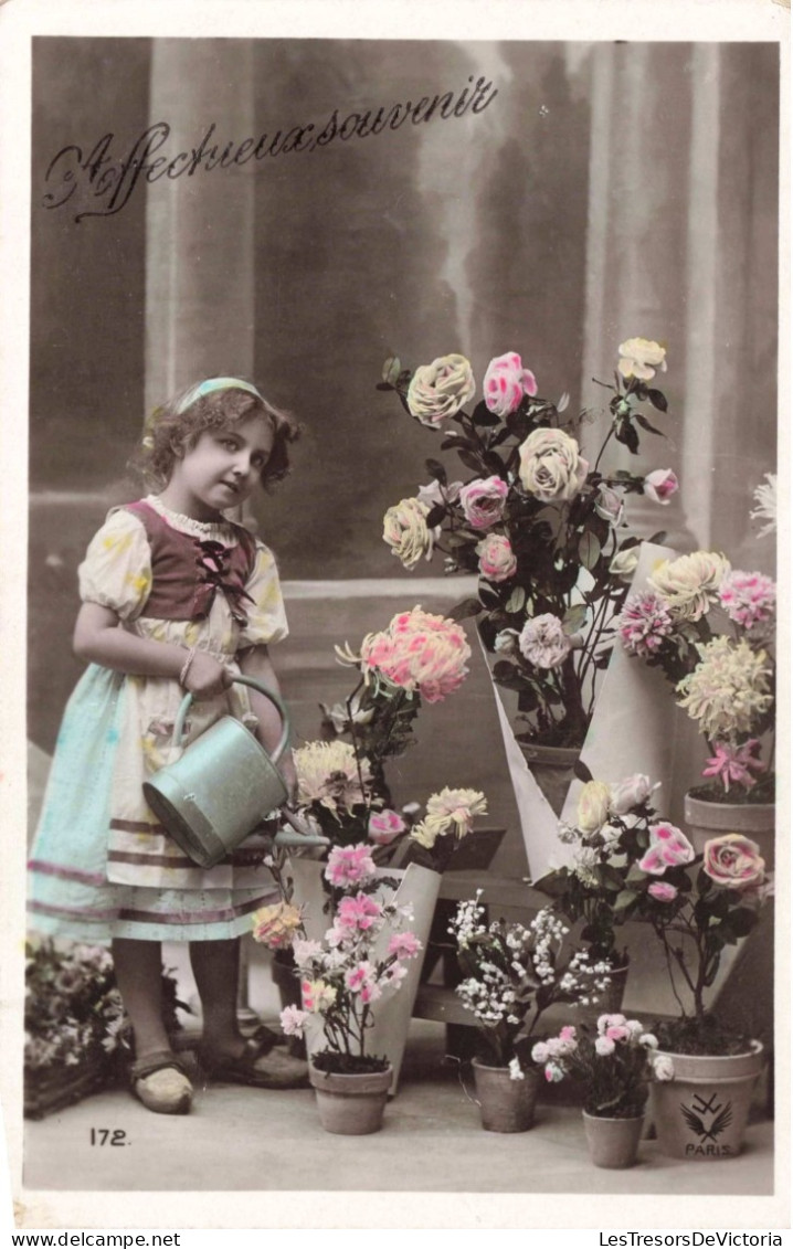 PHOTOGRAPHIE - Affectueux Souvenir - Portrait - Petite Fille - Colorisé - Carte Postale Ancienne - Fotografie