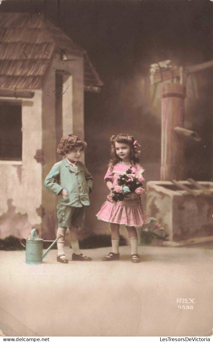 ENFANTS - Petit Garçon - Petite Fille - Colorisé - Carte Postale Ancienne - Autres & Non Classés