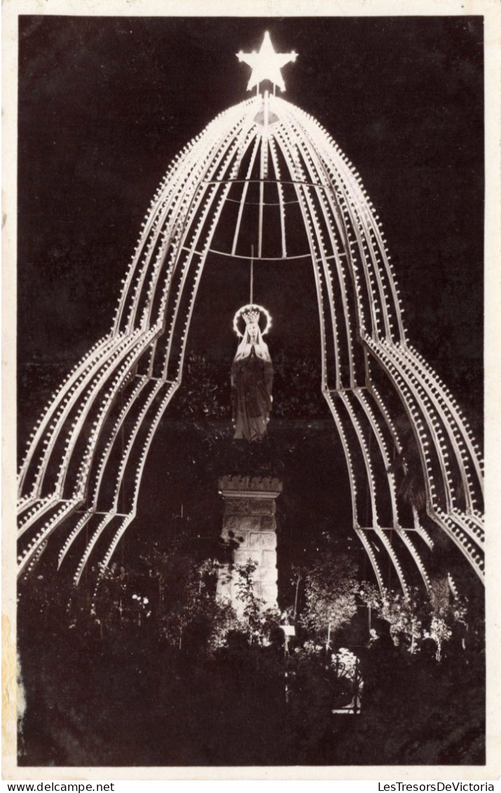 RELIGION - Christianisme - Lourdes - La Vierge Couronnée Illuminée - Carte Postale Ancienne - Monuments