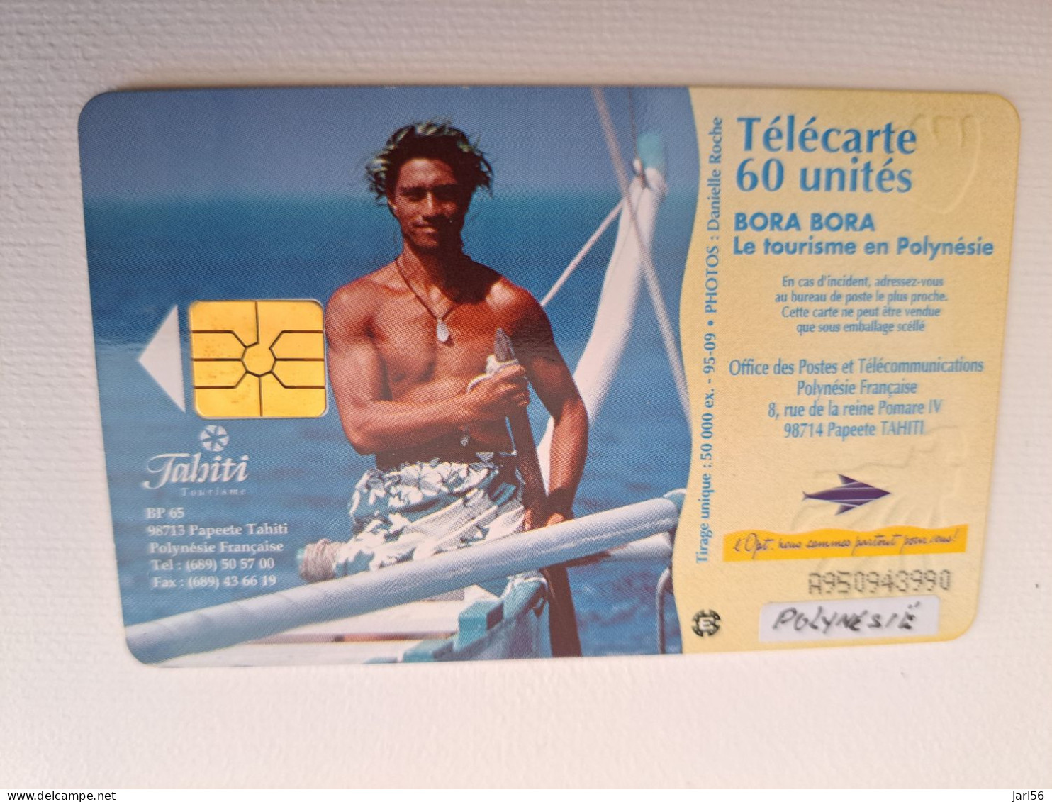 POLINESIA FRANCAISE  CHIPCARD  60 UNITS  / BORA BORA / PEOPLE / BOAT TOURISME ./           **15169** - Polynésie Française