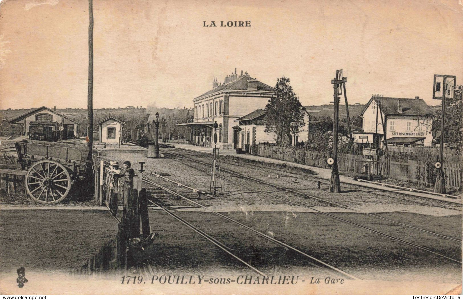 FRANCE - Roanne - Pouilly Sous Charlieu - La Gare - Carte Postale Ancienne - Roanne