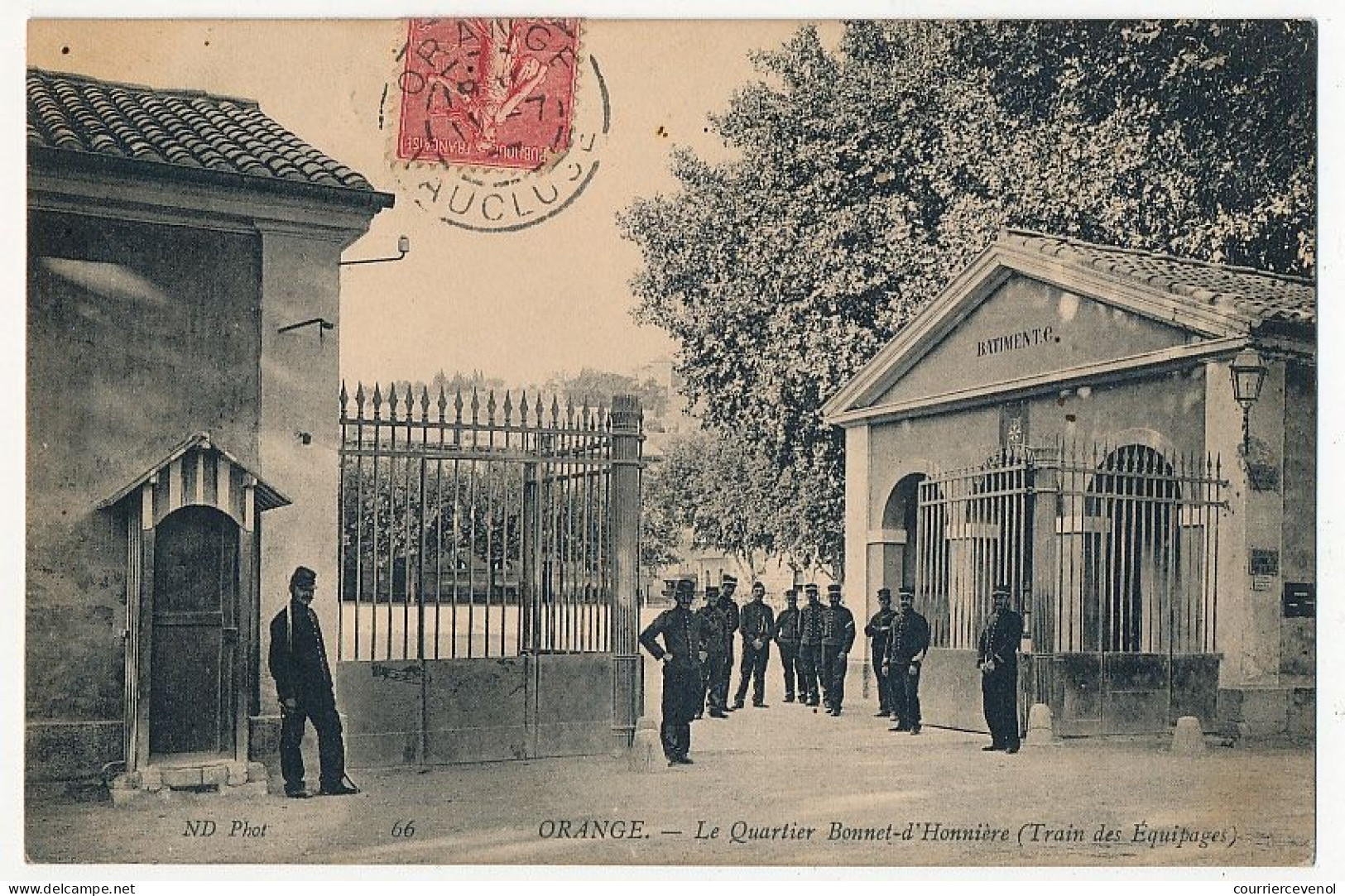 CPA - ORANGE (Vaucluse) - Le Quartier Bonnet-d' Honnière (Train Des équipages) - Orange