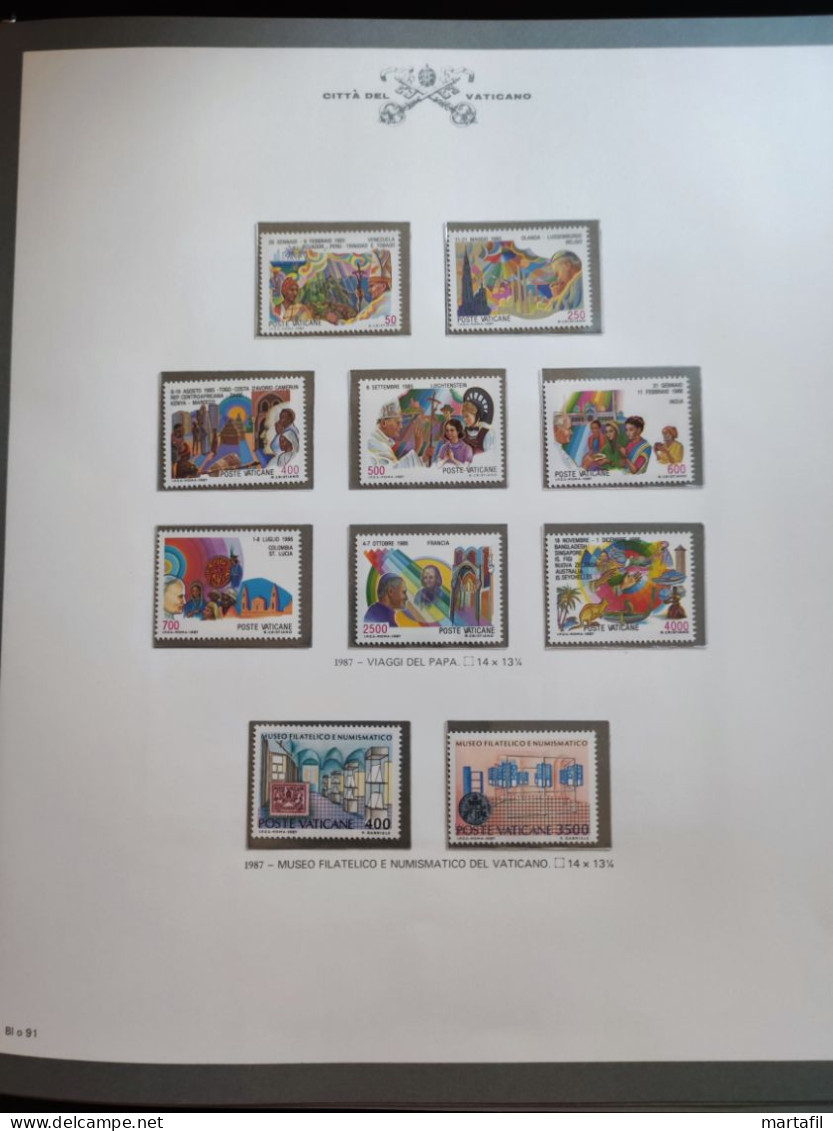 Collezione VATICANO 1978/2012 MNH ** montata su 2 album (GBE e Marini), 99,9% completa.