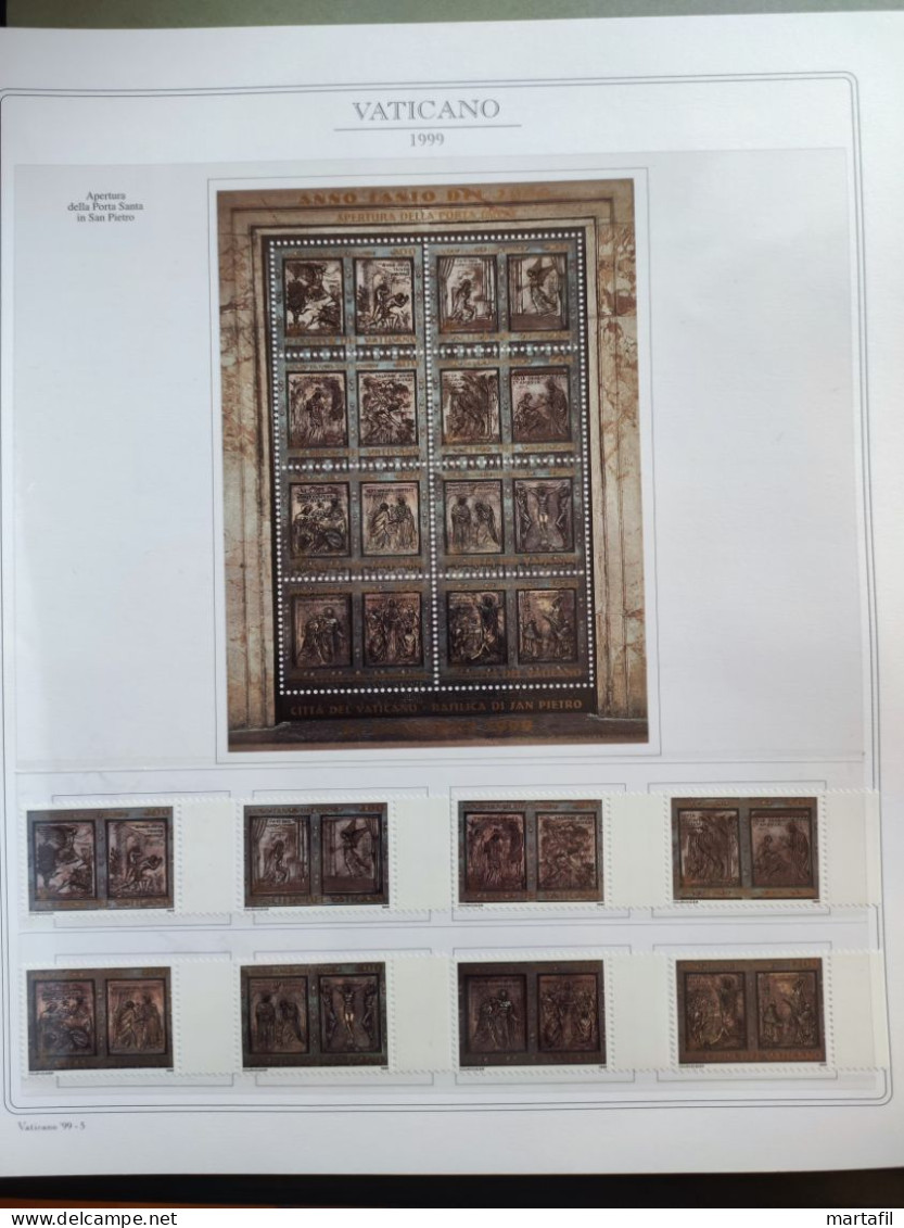 Collezione VATICANO 1978/2012 MNH ** montata su 2 album (GBE e Marini), 99,9% completa.