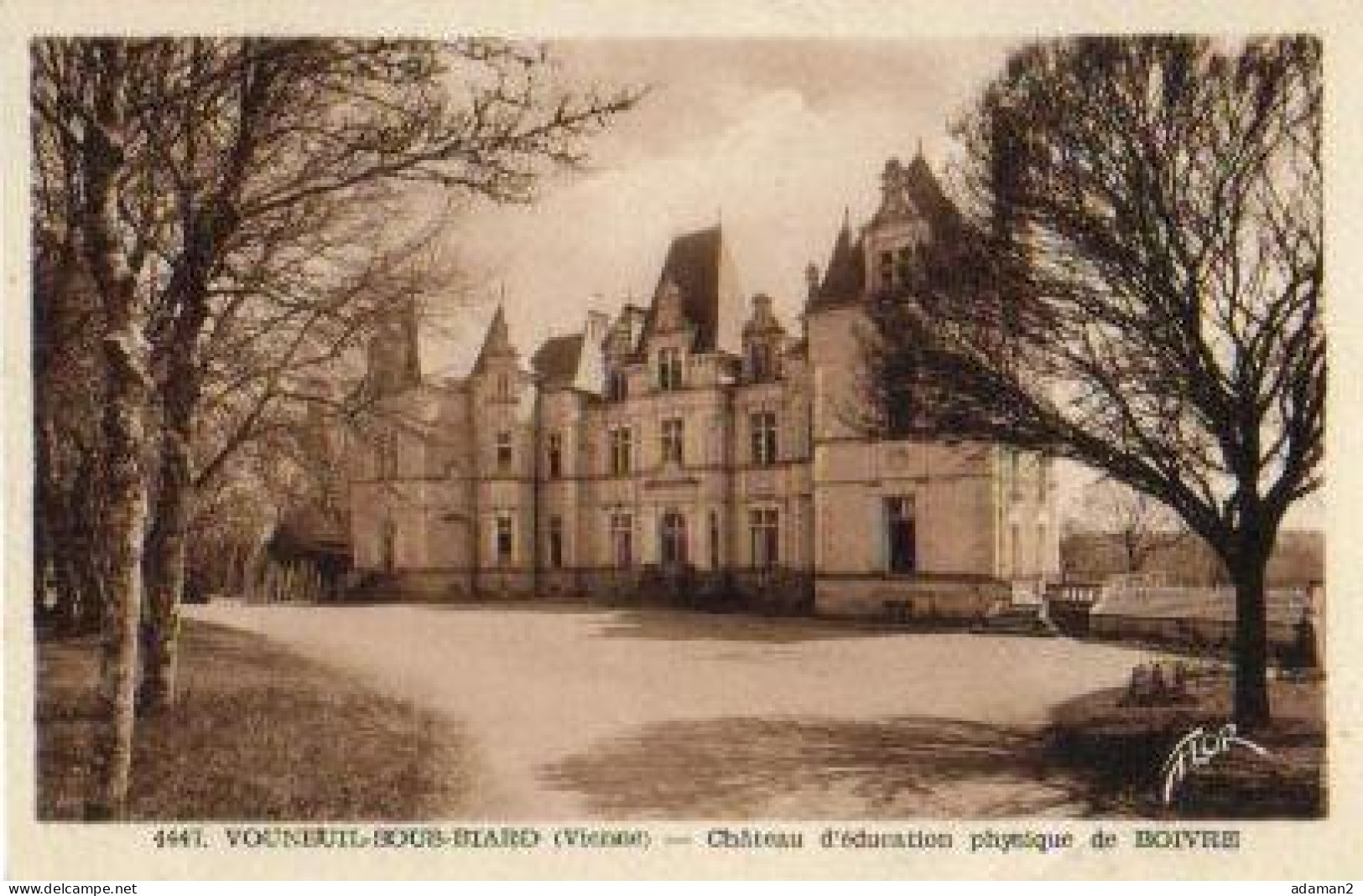 VOUNEUIL SOUS BIARD.Chateau D'éducation Physique De Boivre - Vouneuil Sous Biard
