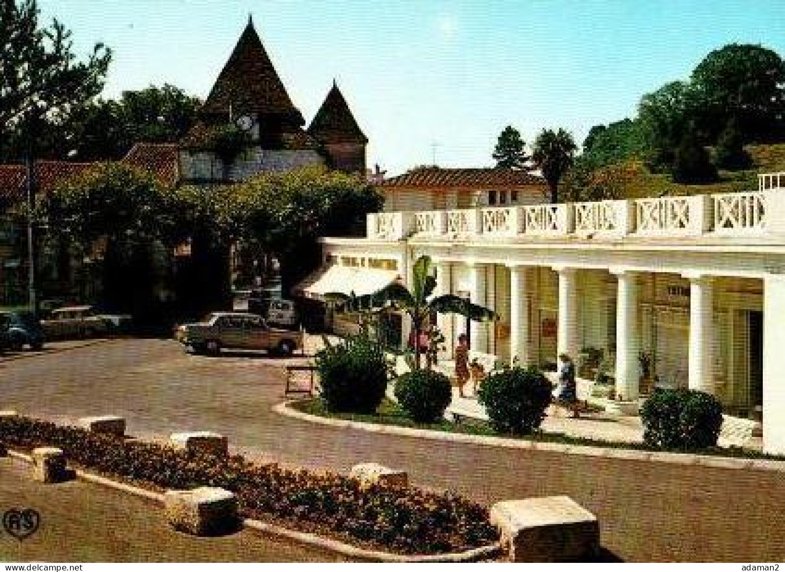 BARBOTAN LES THERMES.Les Bains Clairs Et L'église (voitures Anciennes , 2CV , 4L ) - Barbotan