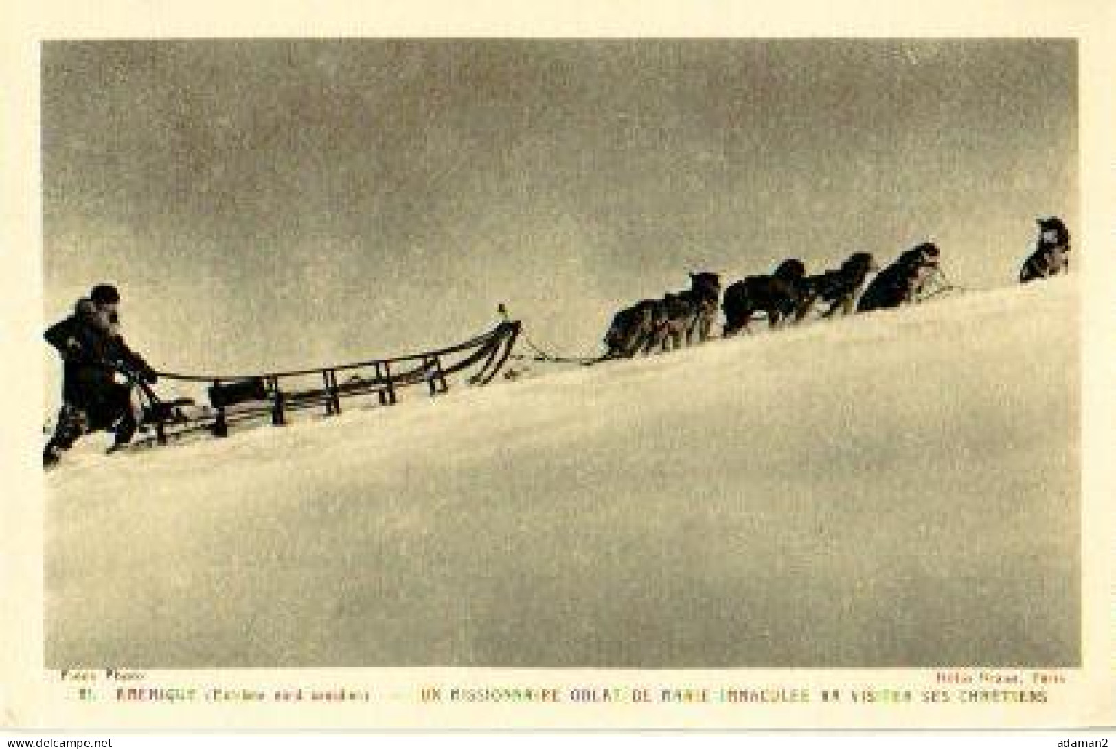 Amérique ( Extrème Nord Canadien ).Un Missionnaire Oblat .....( Traineau ) - Missions