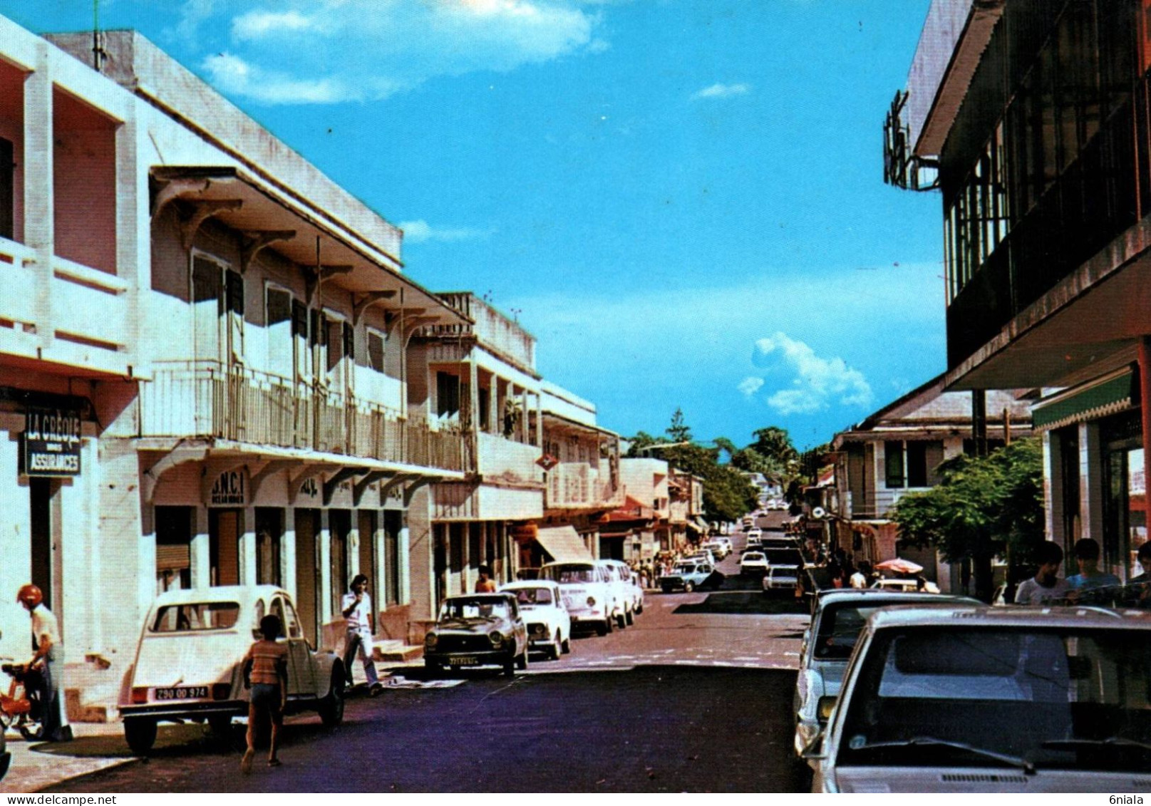 17940  SAINT BENOIT  L'ILE DE LA  REUNION (Voitures Autos )   (2 Scans) 2CV Citroën, Autoblanchi A 112 4L Renault - Saint Benoît