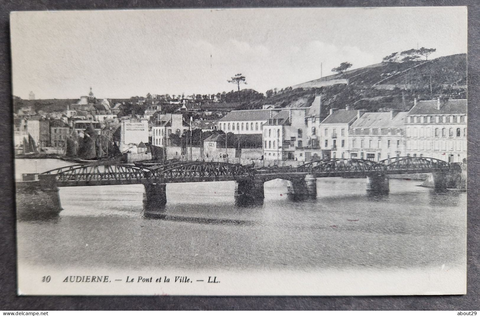 CPA 29 AUDIERNE - Le Pont Et La Ville - Edit LL 10 - Réf. P 241 - Audierne