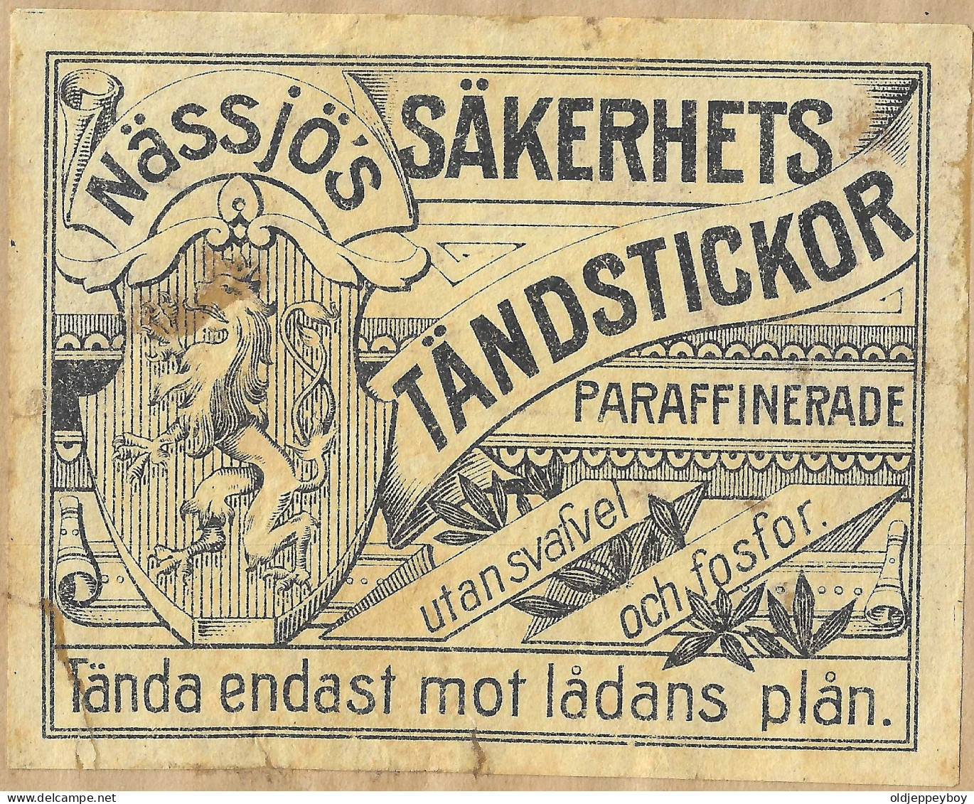 VINTAGE SWEDEN Phillumeny MATCHBOX LABEL SAKERHETS TANDTICKOR NASSJOS TANDA ENDAST MOT LADANS PLAN 7.5 X 9 CM - Boites D'allumettes - Etiquettes