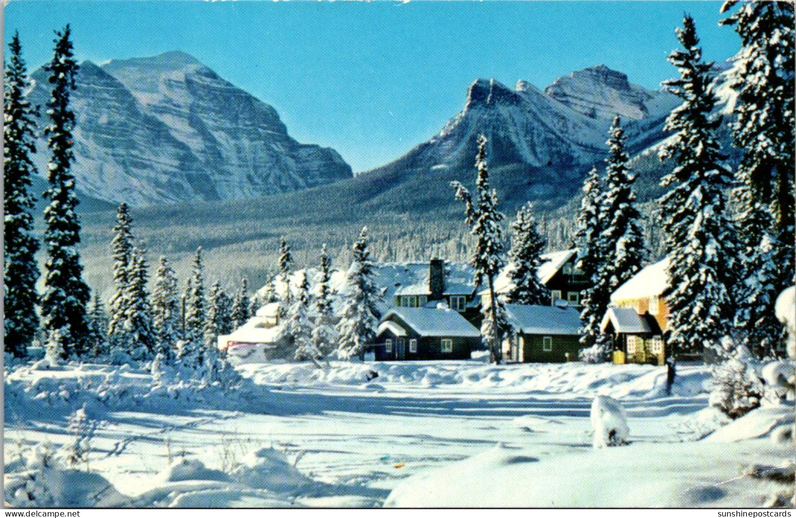 Canada Alberta Lake Louise Post Hotel In Winter - Lake Louise