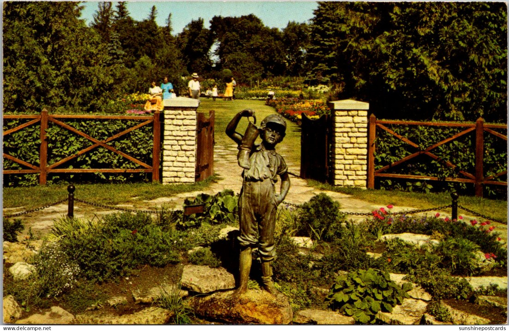 Canada Winnipeg Assiniboine Park The "Boy With The Leaky Boot" At The Entrance - Winnipeg