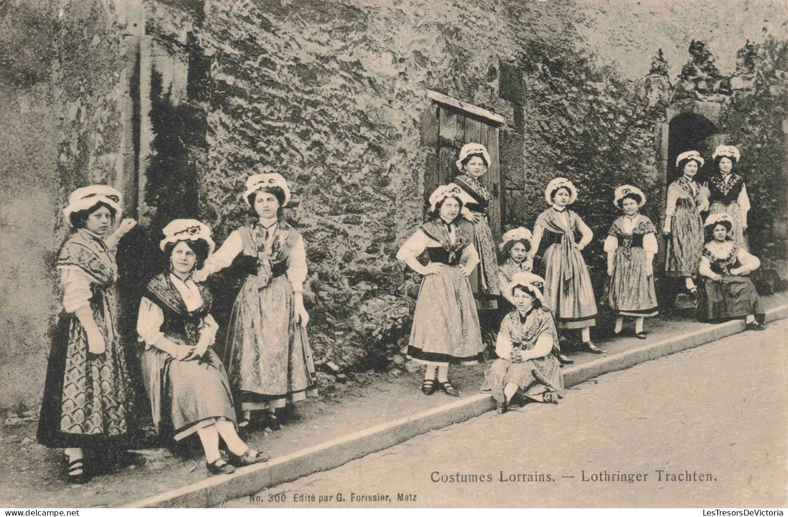 PHOTOGRAPHIE - Femmes - Costumes Lorrains - Carte Postale Ancienne - Fotografie