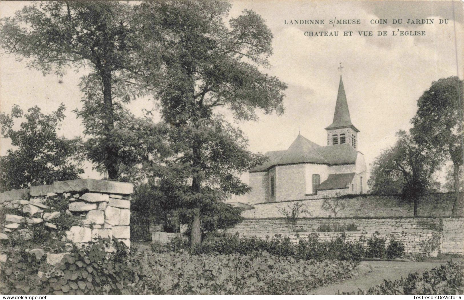 BELGIQUE - Landenne Sur Meuse - Coin Du Jardin Du Château - Vue De L'église  - Carte Postale Ancienne - Andenne