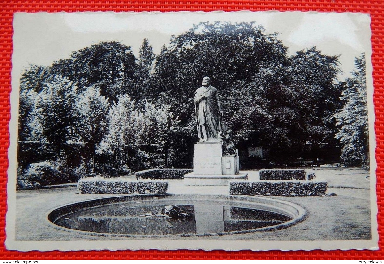 HARELBEKE  -  Stadspark Met Monument Peter Benoît - Harelbeke