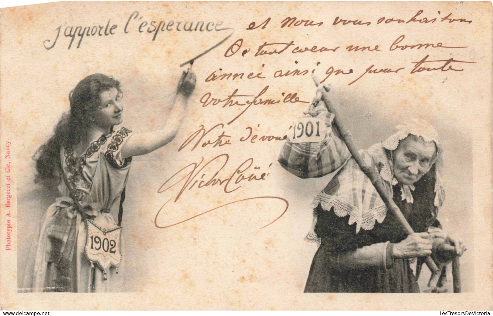 PHOTOGRAPHIE - J'apporte L'espérance - Jeune Fille - Vieille Femme - Carte Postale Ancienne - Fotografie