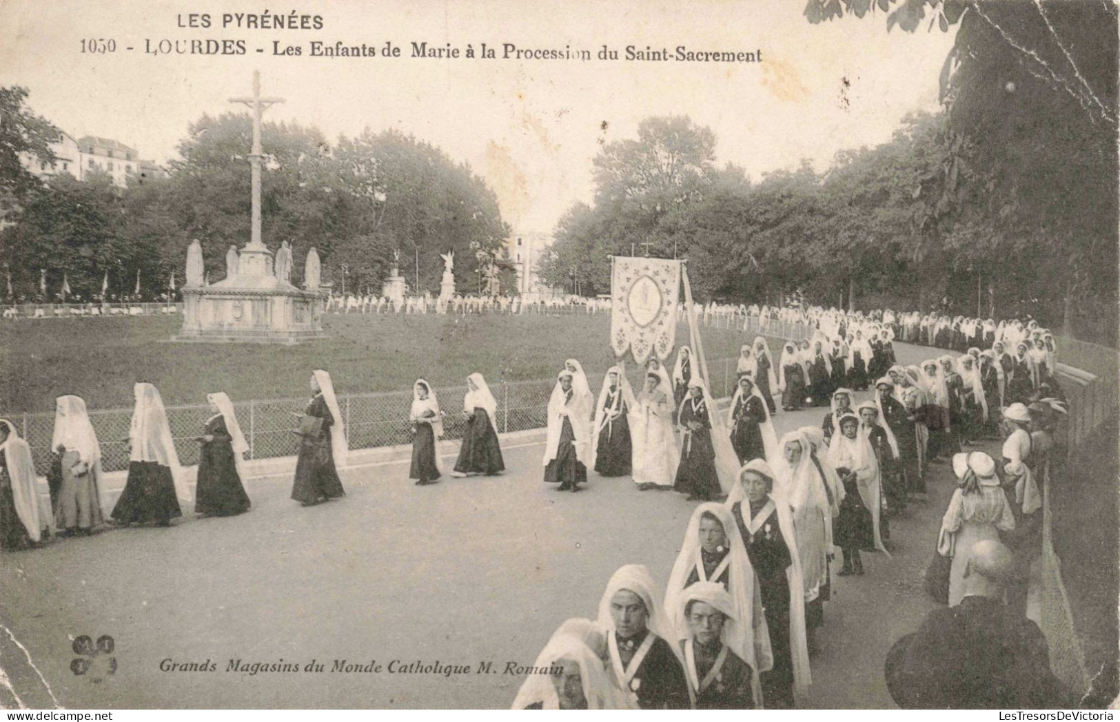 FRANCE - Les Pyrénées - Lourdes - Les Enfants à La Procession Du Saint Sacrement - Carte Postale Ancienne - Lourdes