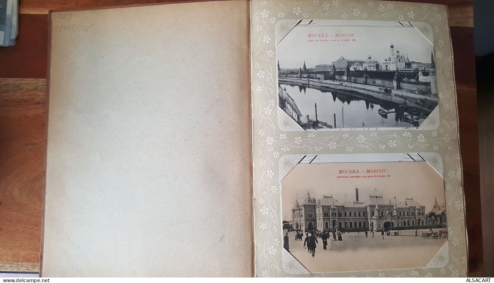 Tres Bel Album De Famille De Russie , Couverture Style Art Nouveau ,  Environs Cent Cartes - Russie