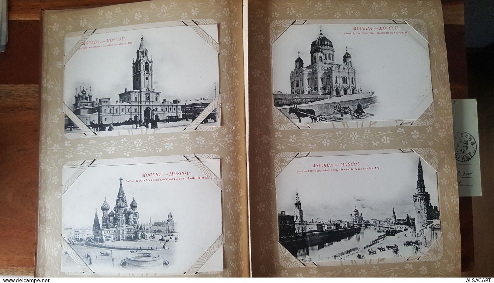 tres bel album de famille de russie , couverture style art nouveau ,  environs cent cartes