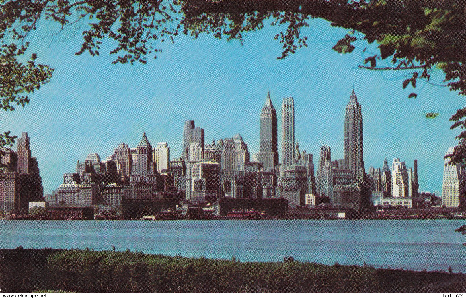 NEW YORK CITY . LOWER MANHATTAN  FROM GOVERNOR S ISLAND - Manhattan