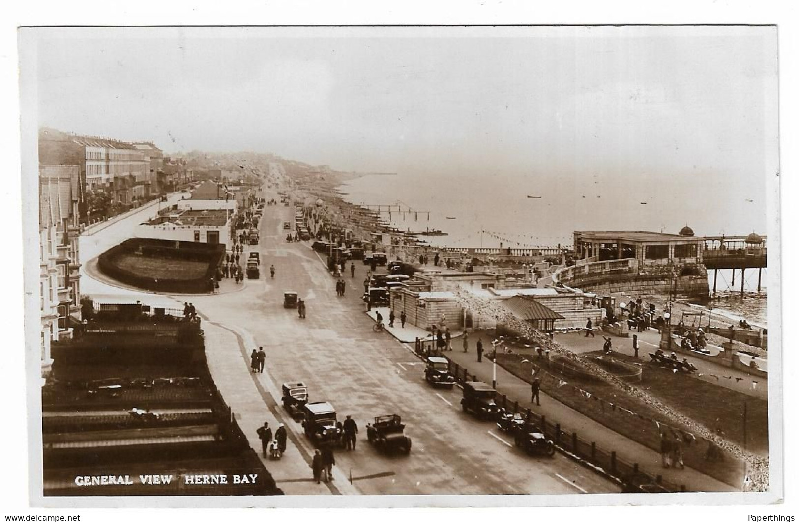 Real Photo Postcard, Kent, Canterbury, Herne Bay, General View, Cars, Road, Street, People. 1937. - Canterbury