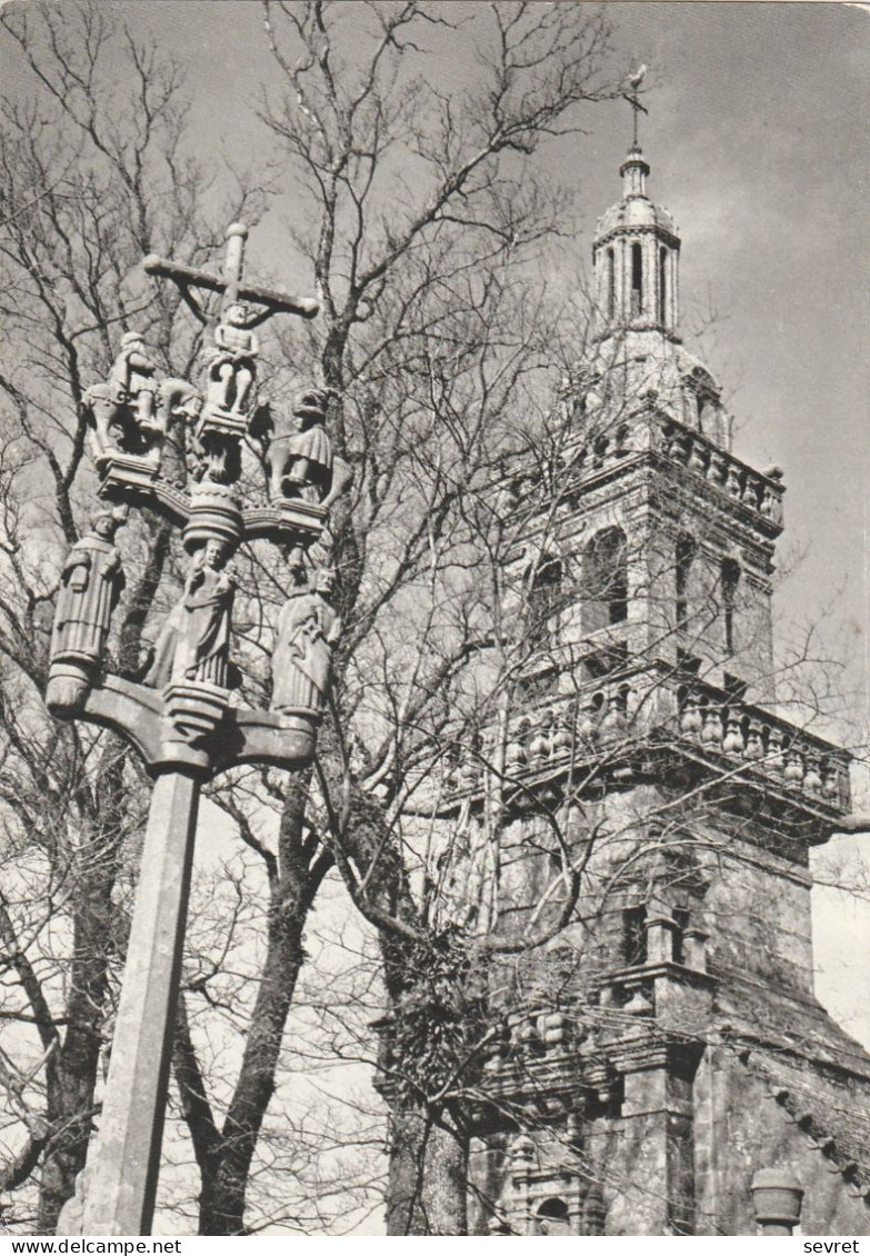 PLOMODIERN. - Chapelle Sainte-Marie Du Ménez-Hom: Le Calvaire Et Le Clocher - Plomodiern