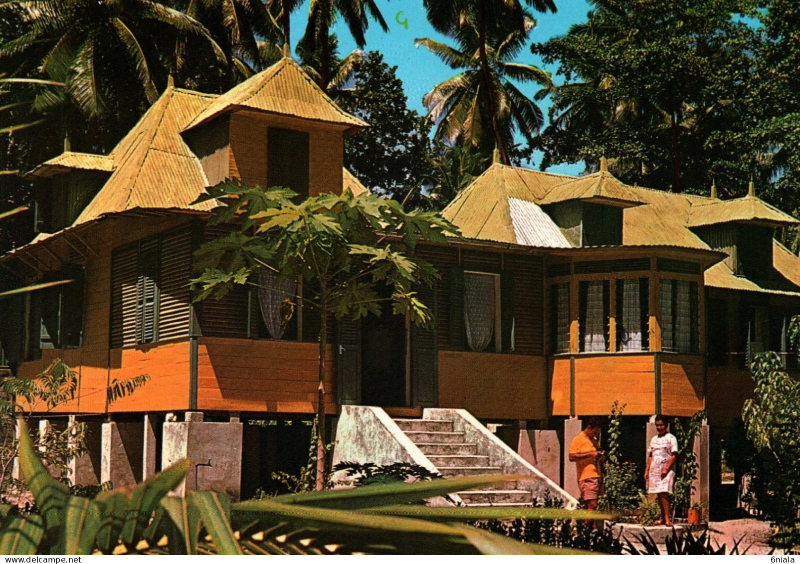 17966 MAISON DE STYLE ANCIEN Sur La DIGUE      Seychelles   (2 Scans) - Seychelles