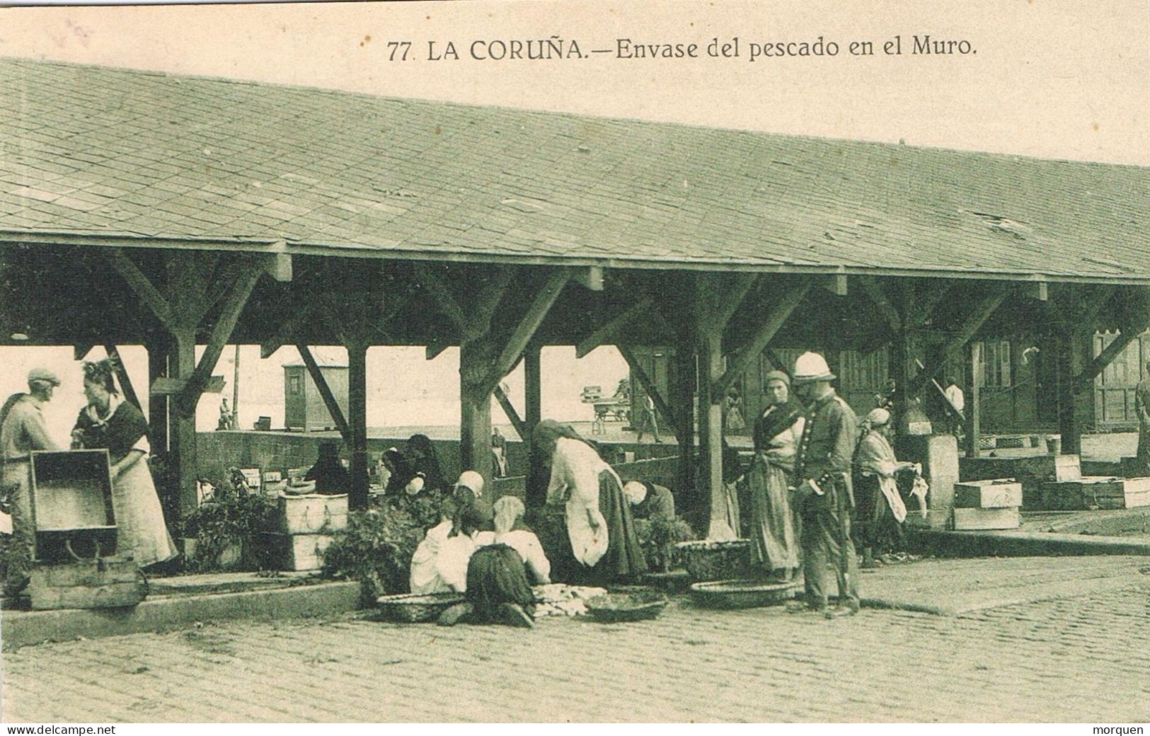 51722. Postal CORUÑA . Animada, Envase De Pescado En El Muro - La Coruña