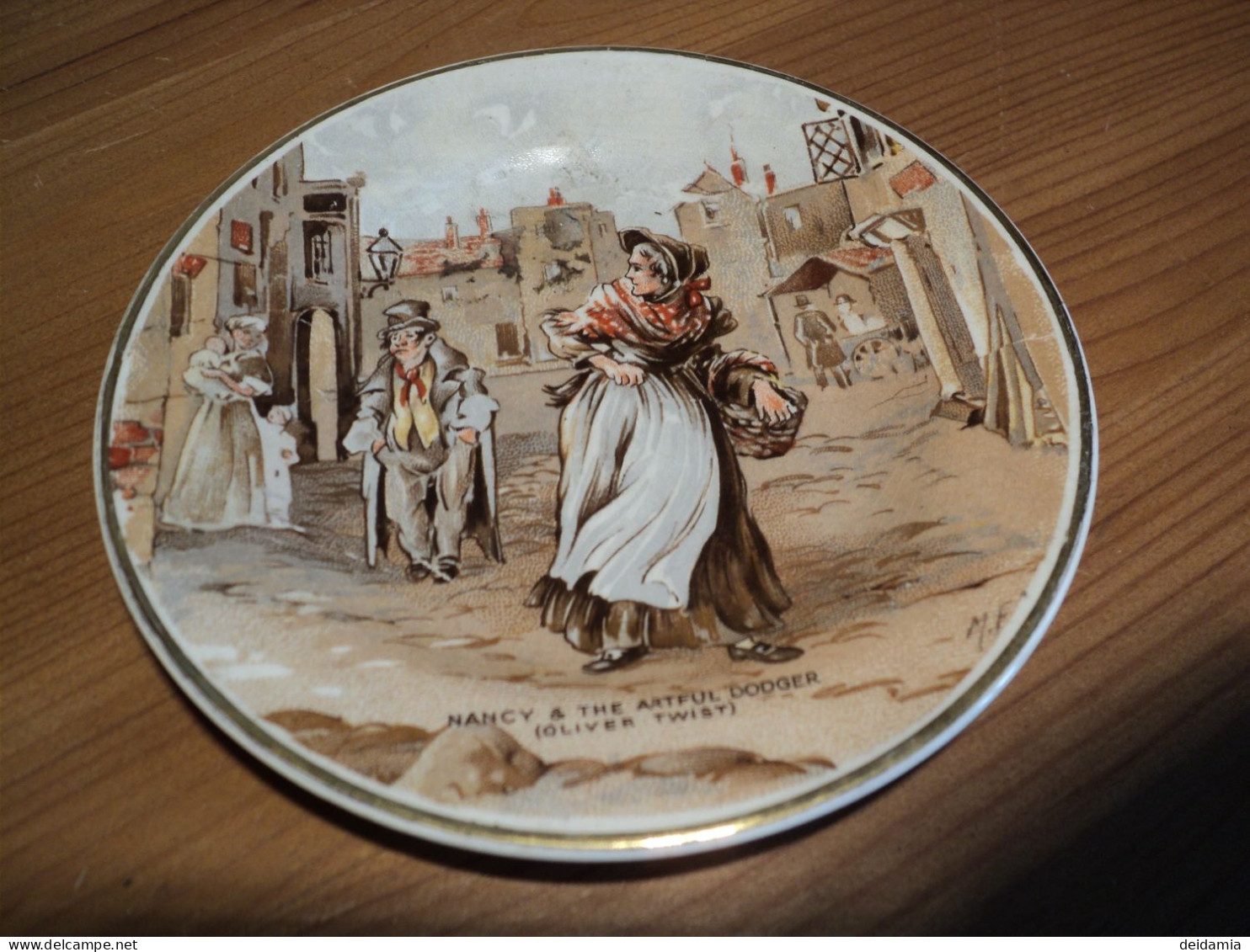 ANGLETERRE. SOUCOUPE OLIVER TWIST. NANCY AND THE ARTFUL DODGER STAFFS TEASET CO LTD. PLEX ST POTTERY. TUNSTALL - Asbakken