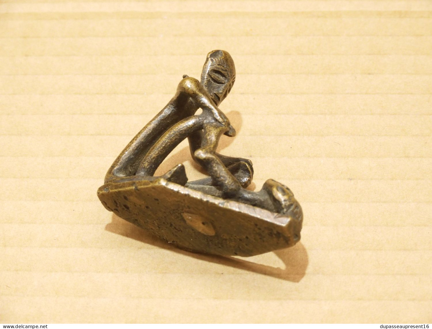 -ANCIEN PETIT BRONZE AFRICAIN EROTIQUE JUS de GRENIER PATINE ANCIENNE   E