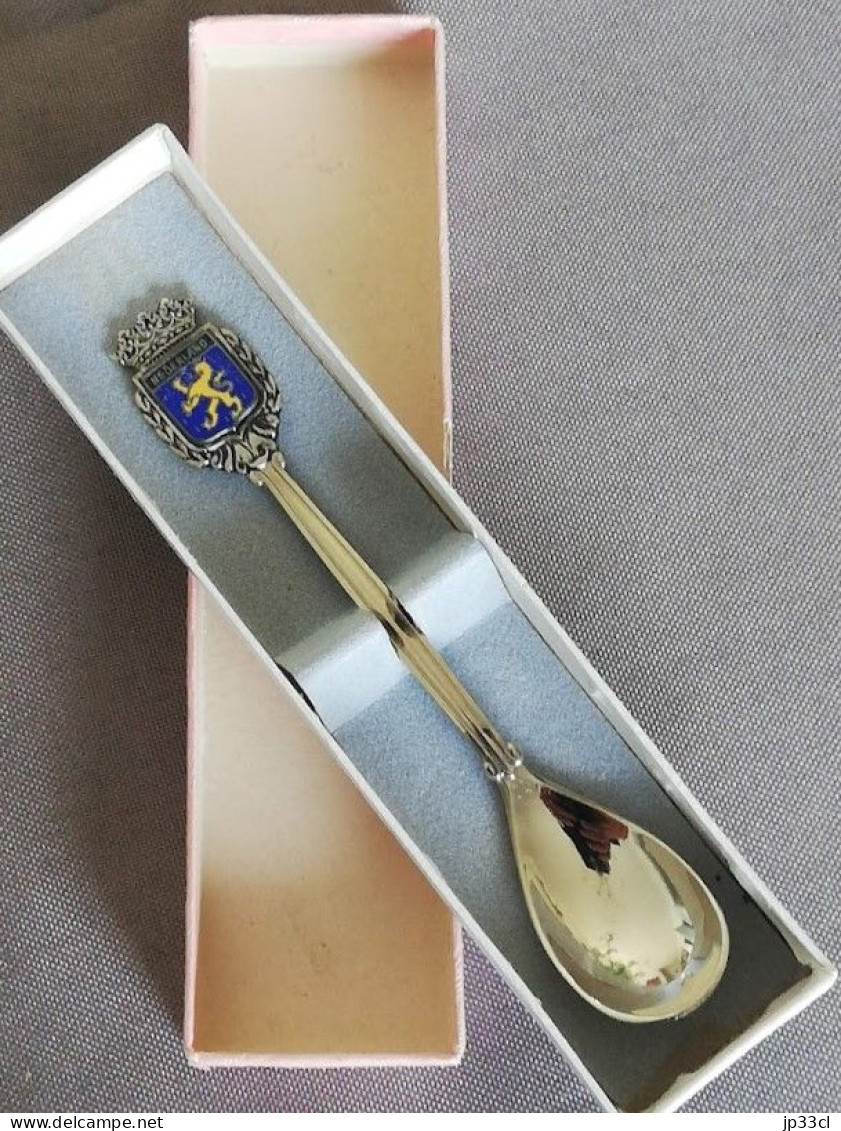 Blasoen Van Nederland (Blason Des Pays-Bas) Op Een Kleine Zilveren Lepel (lengte : 11,5 Cm) - Spoons