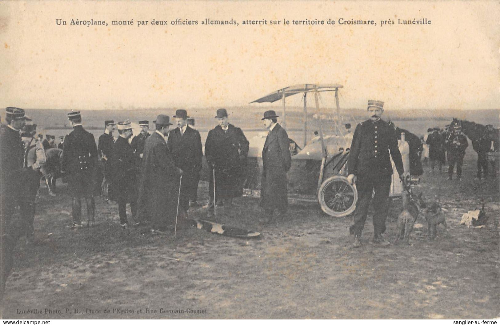 CPA 54 UN AEROPLANE MONTE PAR 2 OFFICIERS ALLEMANDS ATTERRIT SUR LE TERRITOIRE DE CROISMARE - Sonstige & Ohne Zuordnung