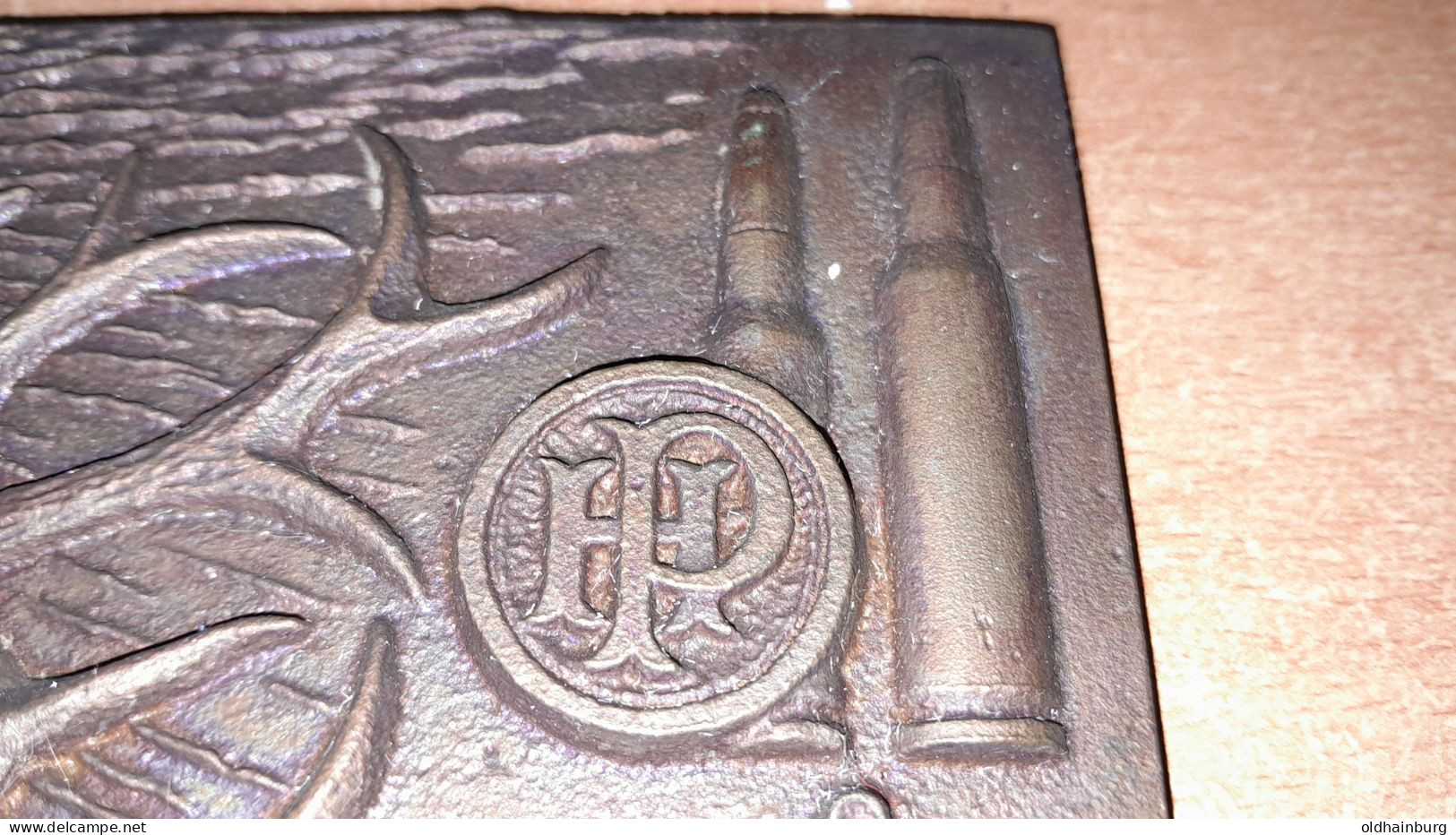 0051: Bronzebild Aus Alter Jagdhütte A- 2410 Hainburg An Der Donau, Hirsch 20 Cm X 14,5 Cm - Bronzi