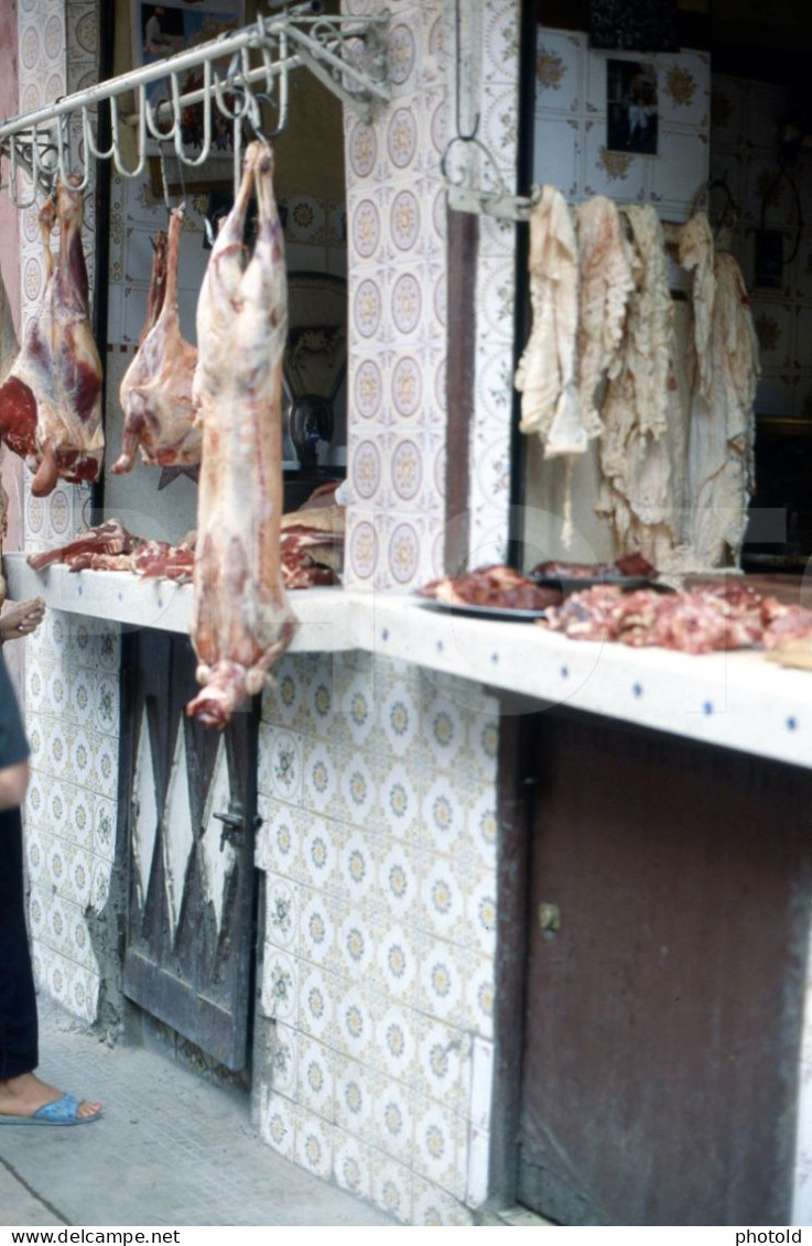 70s MARKET STORE MARRAKECH MOROCCO MOROCCAN AFRICA AFRIQUE 35mm DIAPOSITIVE SLIDE NO PHOTO FOTO NB2676 - Diapositives