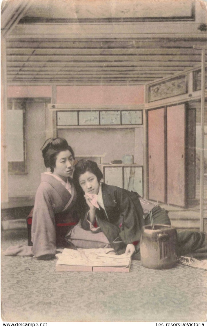 JAPON - Un Jeune Garçon Faisant La Lecture Avec Sa Mère - Carte Postale Ancienne - Other & Unclassified