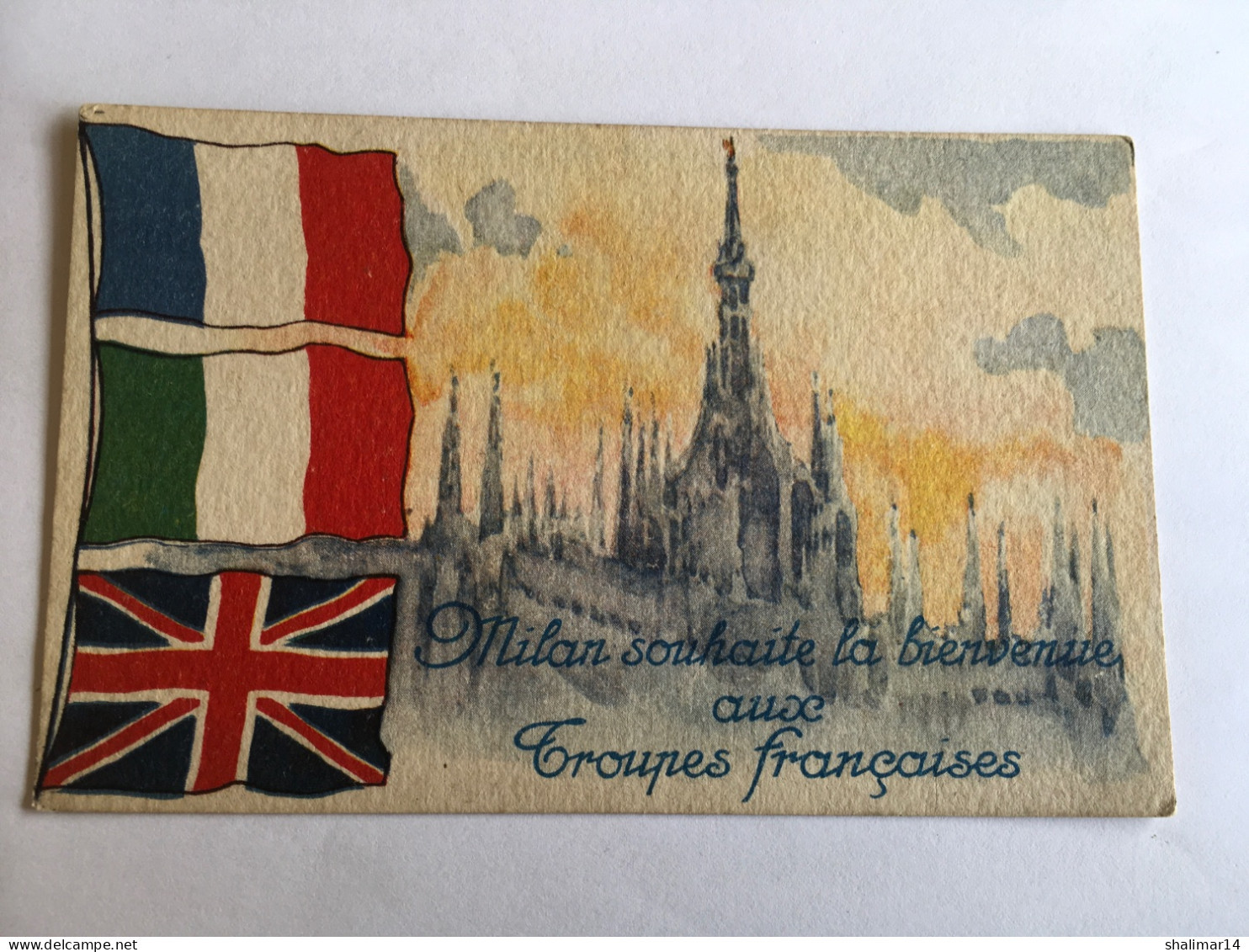 Milan Souhaite La Bienvenue Aux Troupes Françaises - Drapeaux