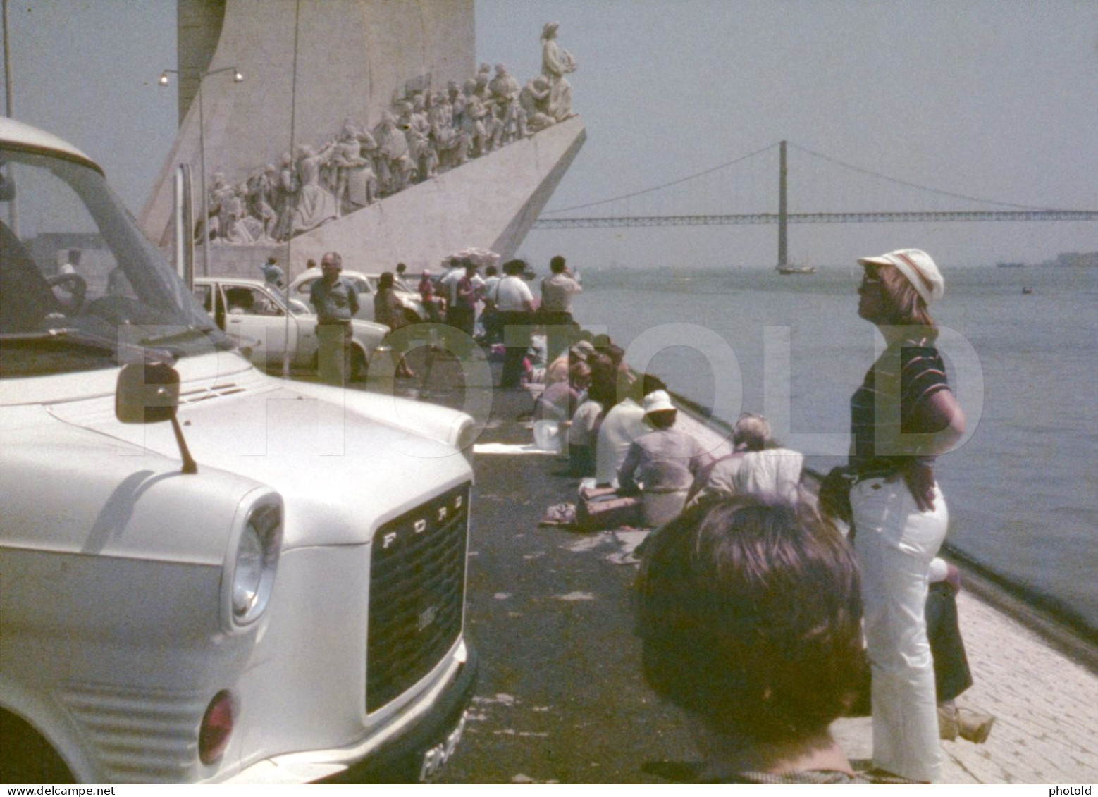 2 SLIDES SET 70s FORD TRANSIT BELEM LISBOA AMATEUR 35mm DIAPOSITIVE SLIDE NO PHOTO FOTO NB2687 - Diapositives