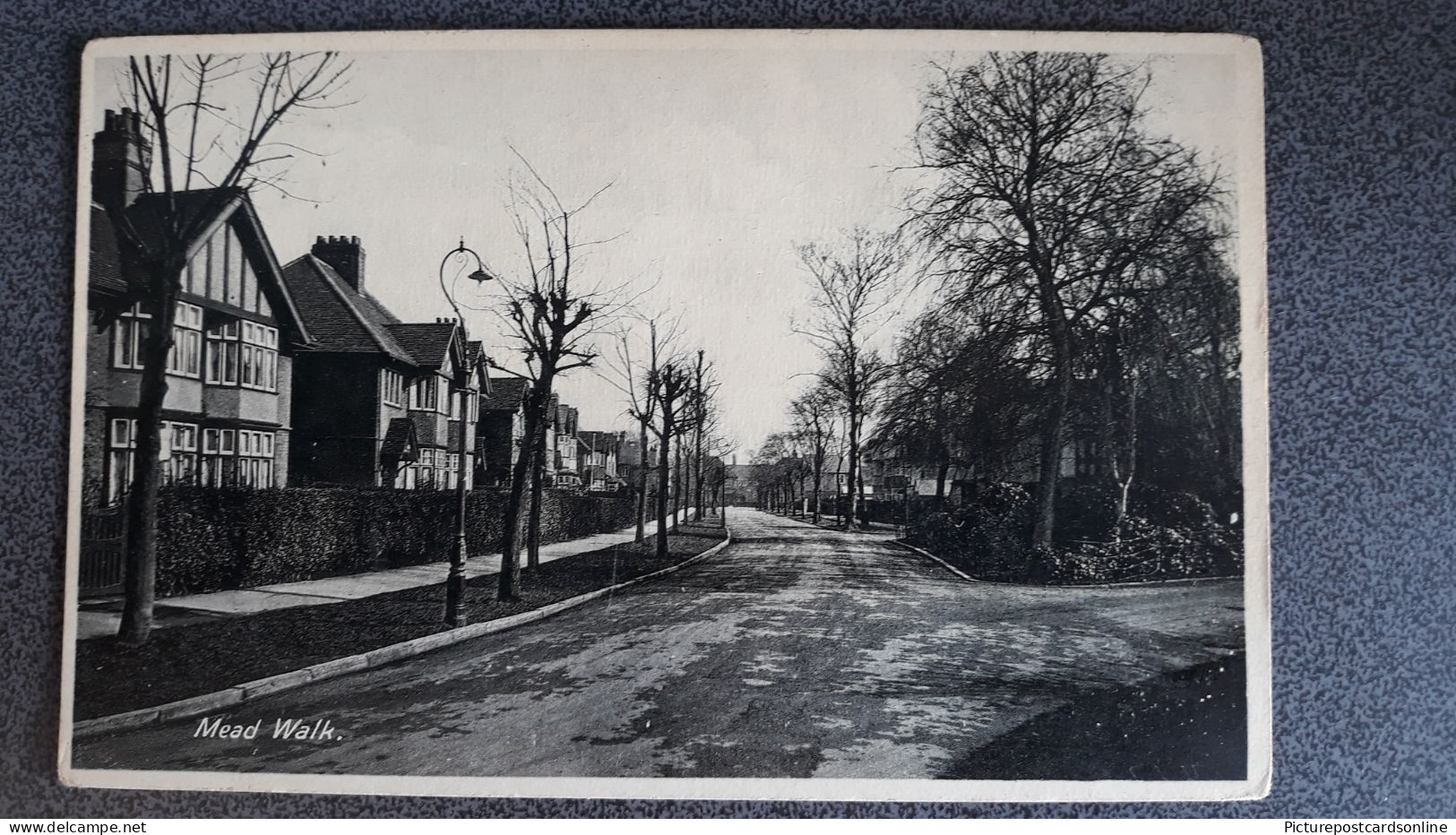 MEAD WALK HULL OLD B/W POSTCARD YORKSHIRE - Hull