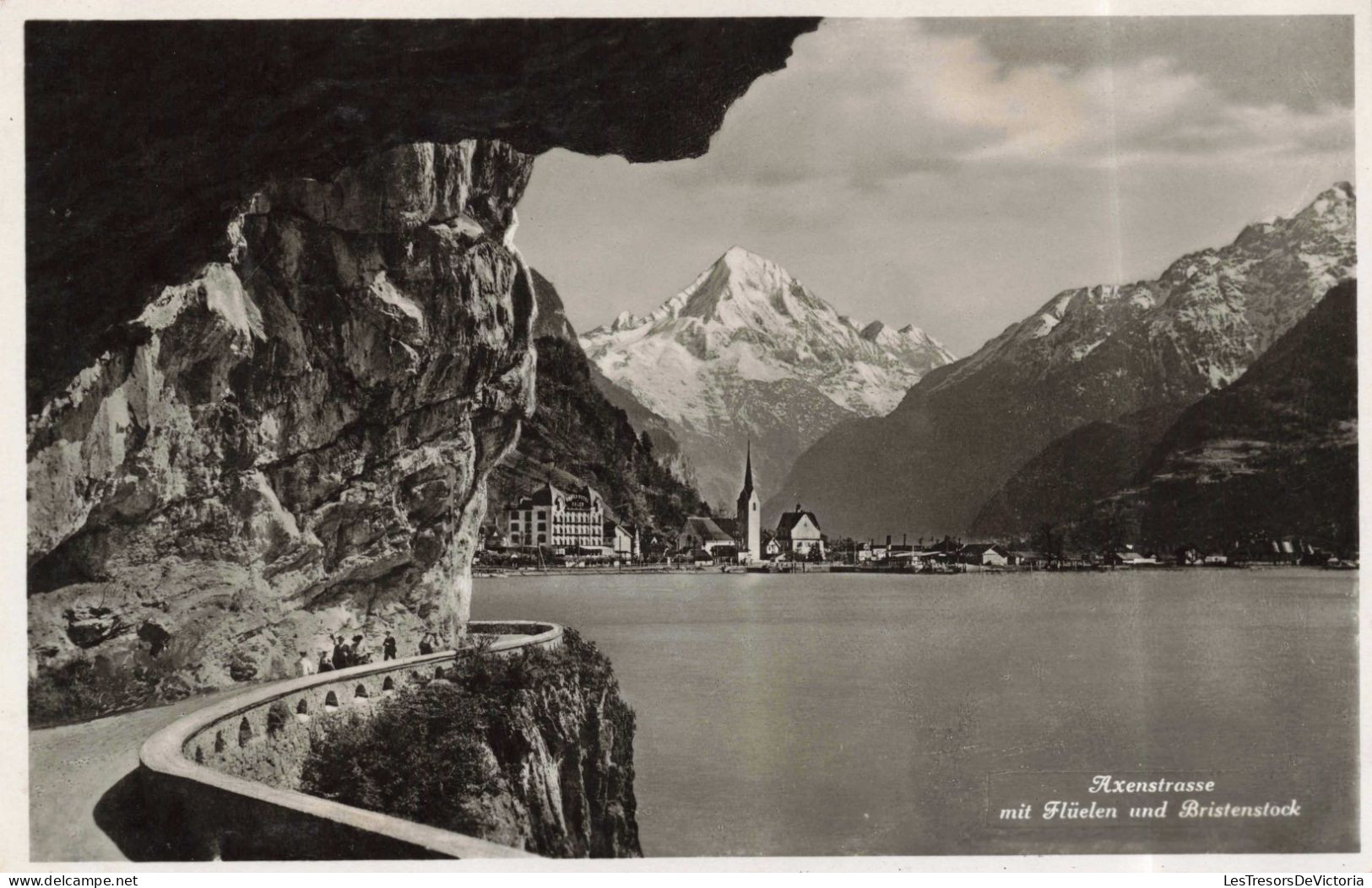 SUISSE - Uri - Axenstrasse Avec Flüelen Et Bristenstock - Carte Postale Ancienne - Flüelen